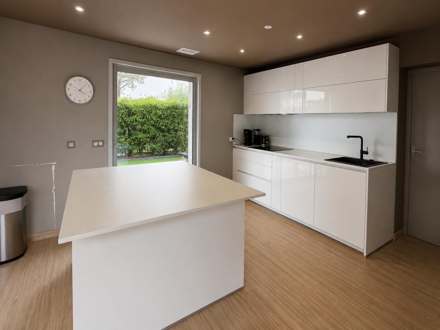 cuisine sur mesure blanche client